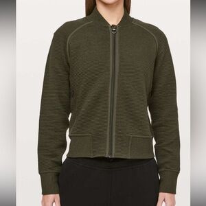 Lululemon On Repeat Bomber Jacket size 6